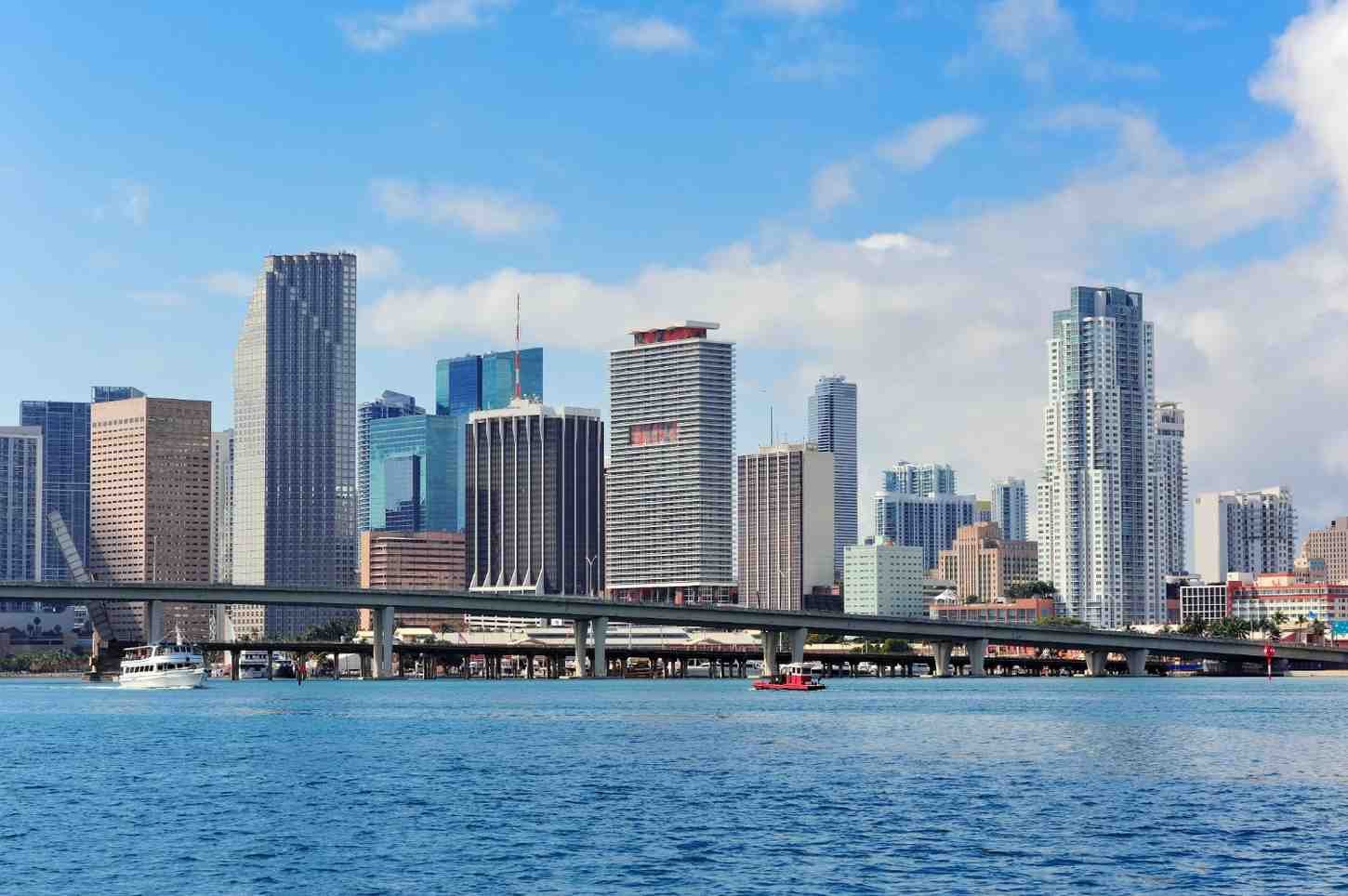 Book international airlines to Miami with exclusive flight booking deals